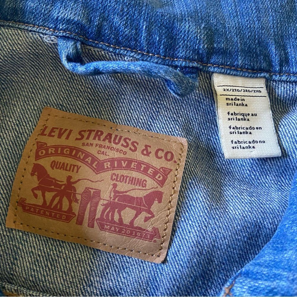 Levi’s Women’s Trucker Jacket In Medium Wash - Picture 8 of 8